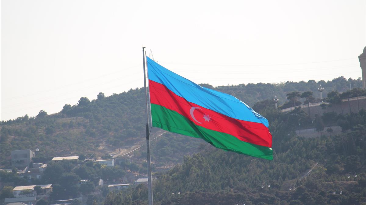 Президент наградил сотрудника за службу в органах безопасности