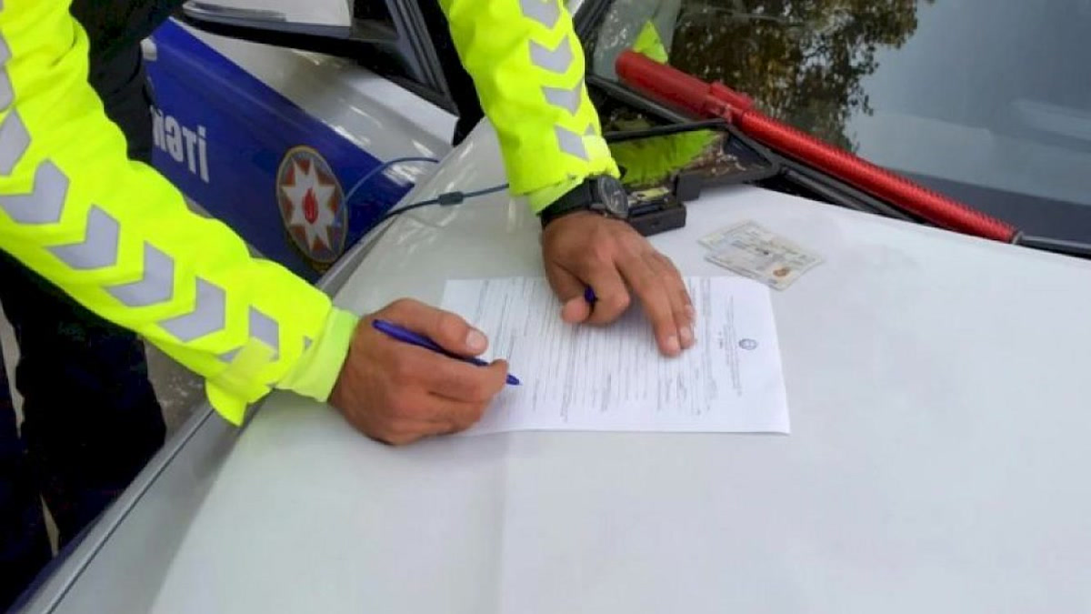 В Азербайджане водителям напомнили о штрафе за громкий выхлоп