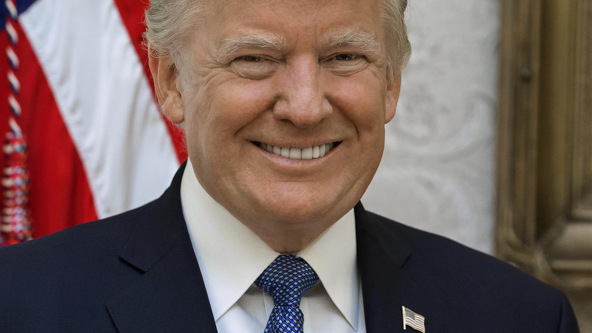 Трамп заявил о военном поражении Украины после разговора с Путиным
