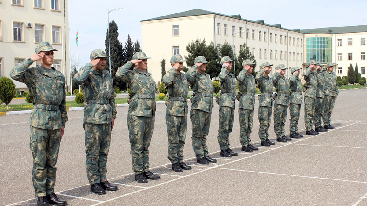 В Азербайджане разъяснили новые правила отсрочки от военной службы