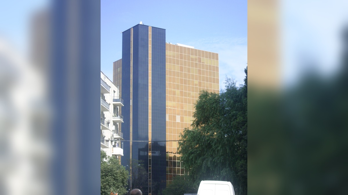 В Баку обсуждают возможный снос старого здания Центробанка