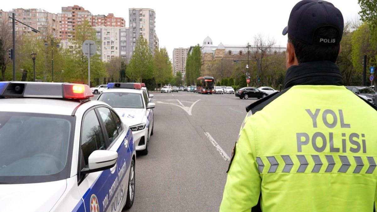В Азербайджане водителей предупредили о рисках на дорогах в выходные