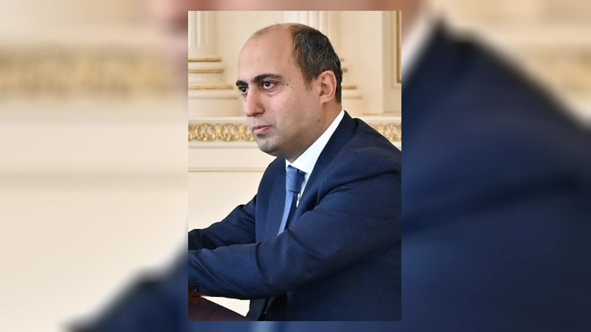 В Азербайджане повысят зарплаты всем прошедшим сертификацию учителям