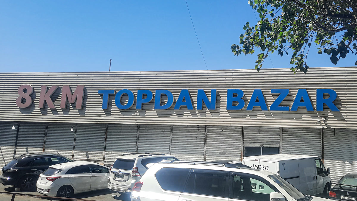 В Баку продавцы «8-го километра» пожаловались на запрет уличной торговли