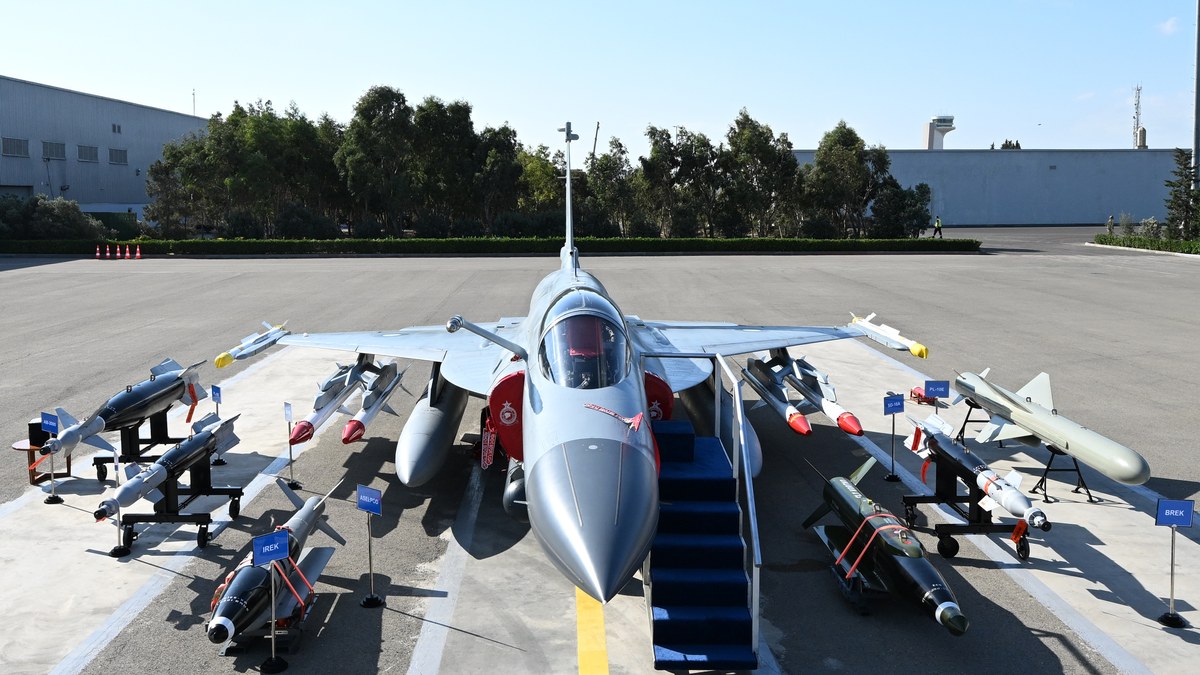 ВВС Азербайджана провели тренировочные полеты на JF-17C и Су-25ML