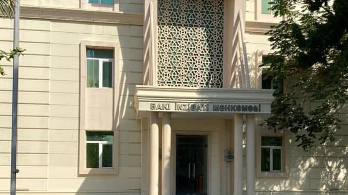 Бакинский суд объявит решение по спору пластического хирурга с Минздравом