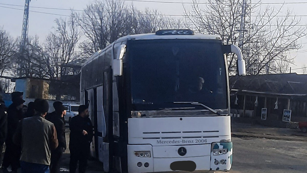В Гаджигабуле перевернулся пассажирский автобус, пострадали более 30 человек