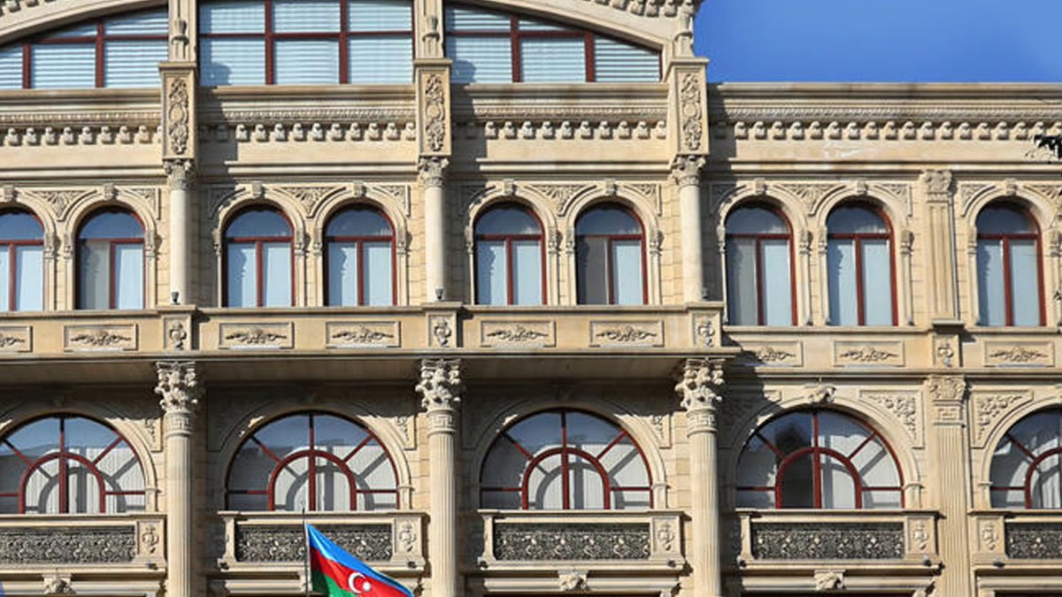 В госструктурах Азербайджана выявили нарушения на 160,3 млн манатов