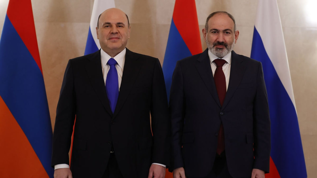 Пашинян подтвердил планы по новой Конституции Армении