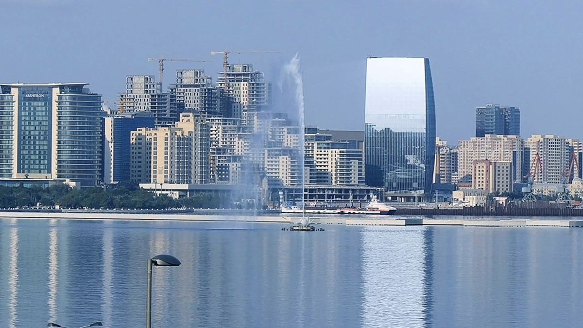 В жилом комплексе Port Baku в Баку произошел пожар в квартире