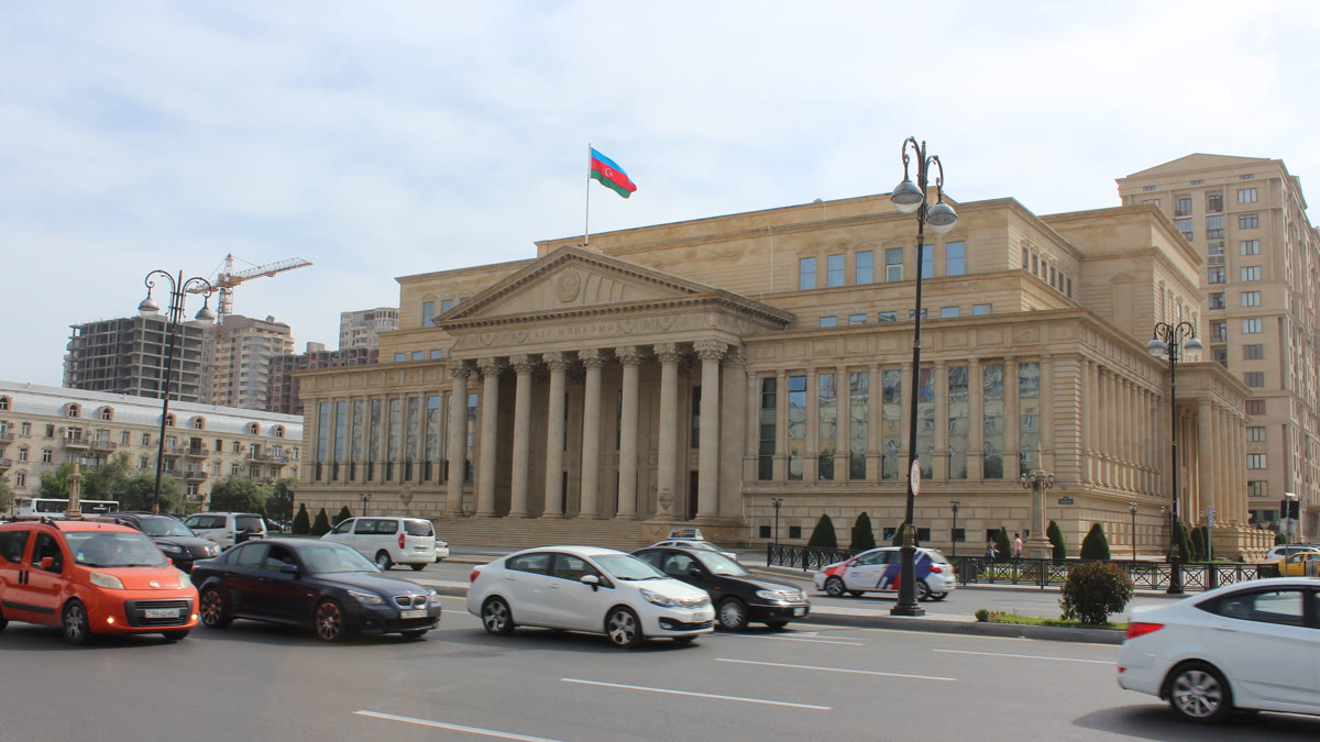 В Баку арестован адвокат по обвинению в мошенничестве