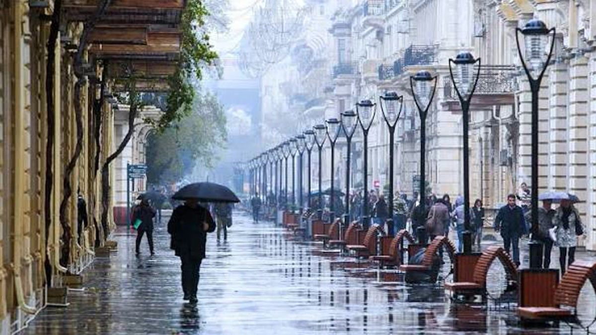 МЧС Азербайджана предупредило жителей из-за ливней, ветра и селей