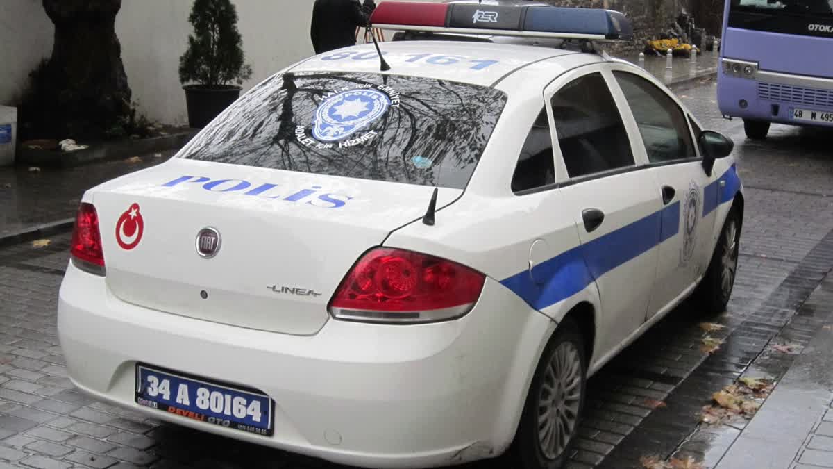 В Турции арестовали азербайджанского подростка после смерти отчима