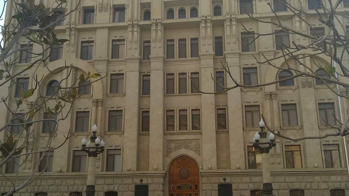 В Ширване подозреваемого в краже 18 тысяч манатов из магазина арестовали