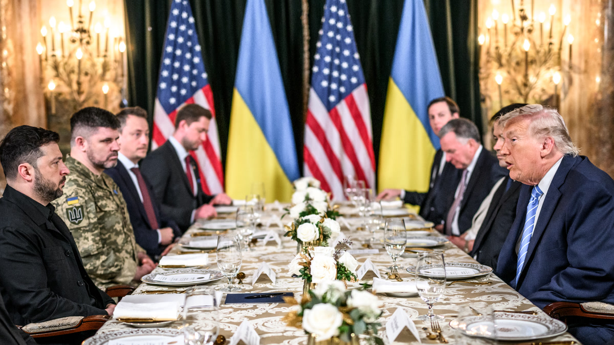Трамп призвал Зеленского прекратить удары по российским НПЗ