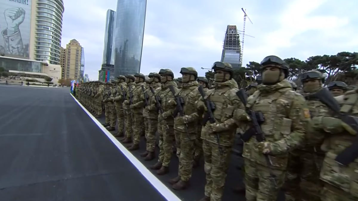 В Азербайджане ветеранам могут пересчитать подоходный налог с учетом льготы в 400 манатов
