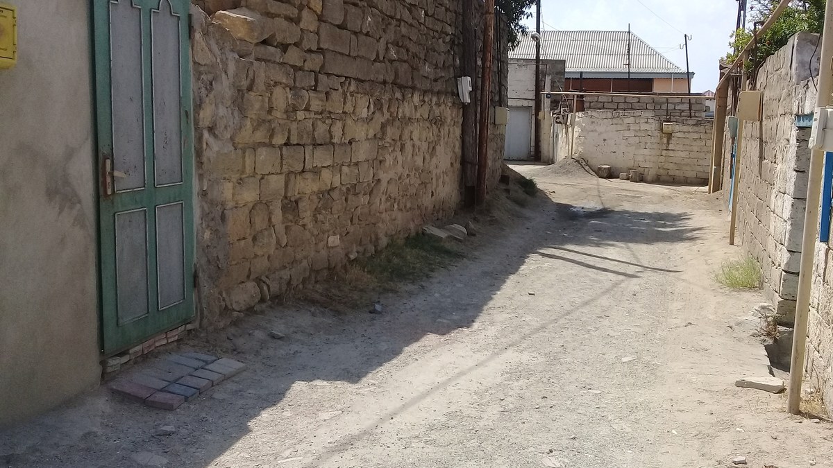 В Забрате автомобиль сбил мужчину у маркета в Сабунчинском районе Баку