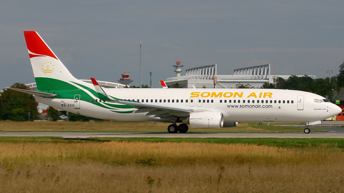 Самолет Somon Air вылетит из Баку в Ереван вечером 15 октября