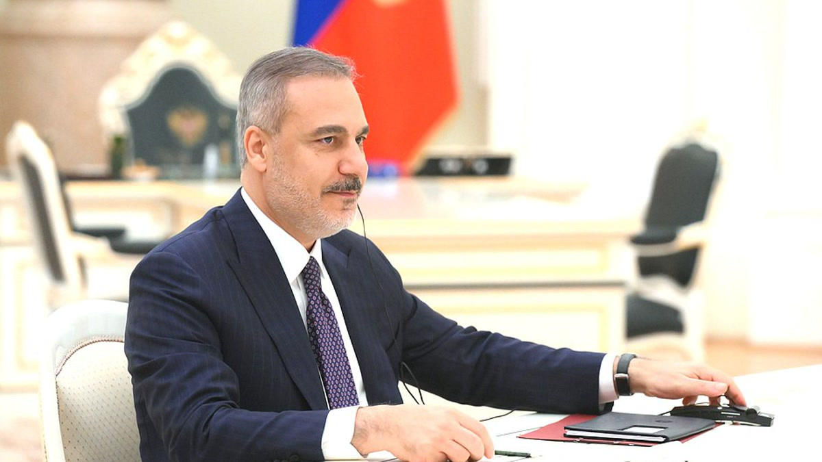 Глава МИД Турции Хакан Фидан прибыл в Баку на саммит СВМДА