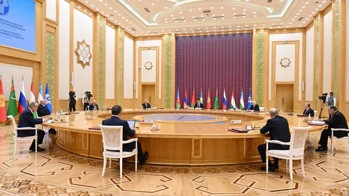Ильхам Алиев участвует в заседании Совета глав государств СНГ в Туркменистане