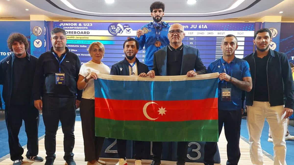 Азербайджанский тяжелоатлет Гасым Исмаилов завоевал три медали чемпионата Европы